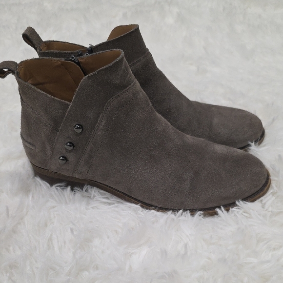 Franco Sarto Kelton Gray Suede Booties. Size 6 - Picture 1 of 9